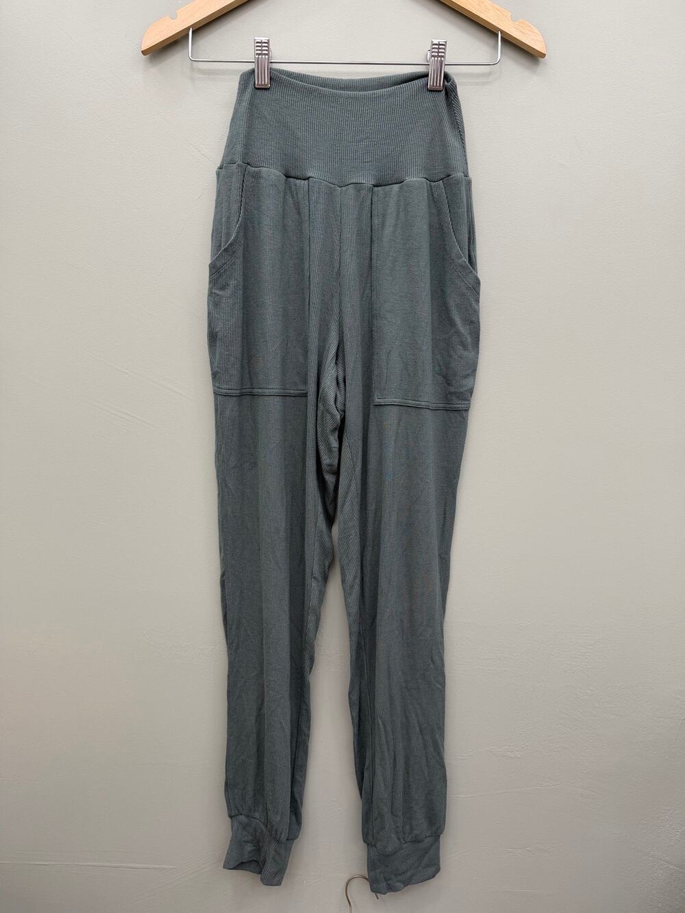 Grace & Lace Essential Ribbed Jogger Pants XS Green NWT Pockets High Rise